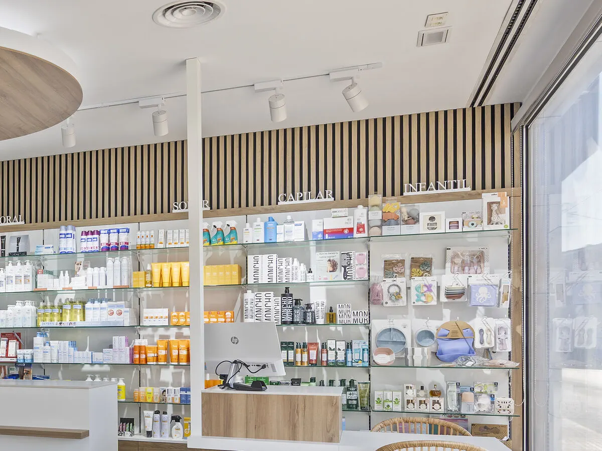 Zona de cuidado capilar de la farmacia